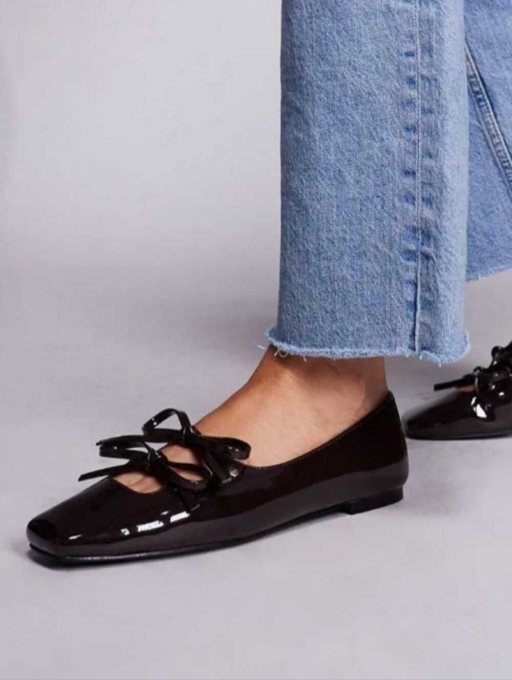 BRAND NEW MADDEN GIRL WOMENS EGRET LOW  HEEL FLAT